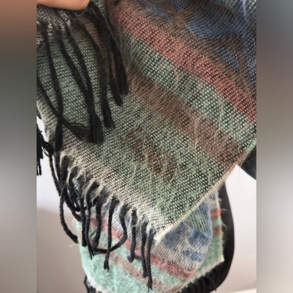 Fendi scarf - Picture 6 of 8